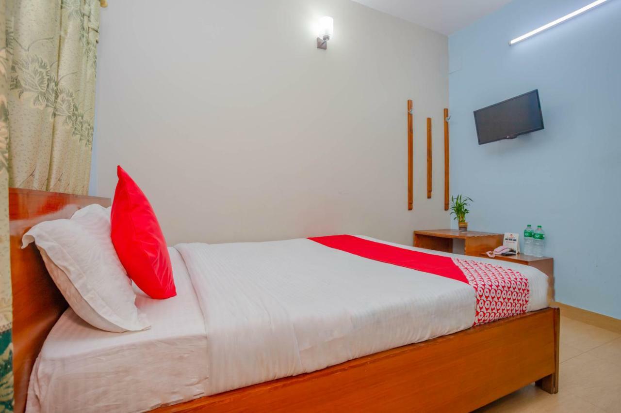 Oyo 575 Api Suites 포카라 외부 사진